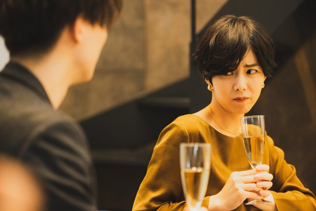 女性から 嫌われる